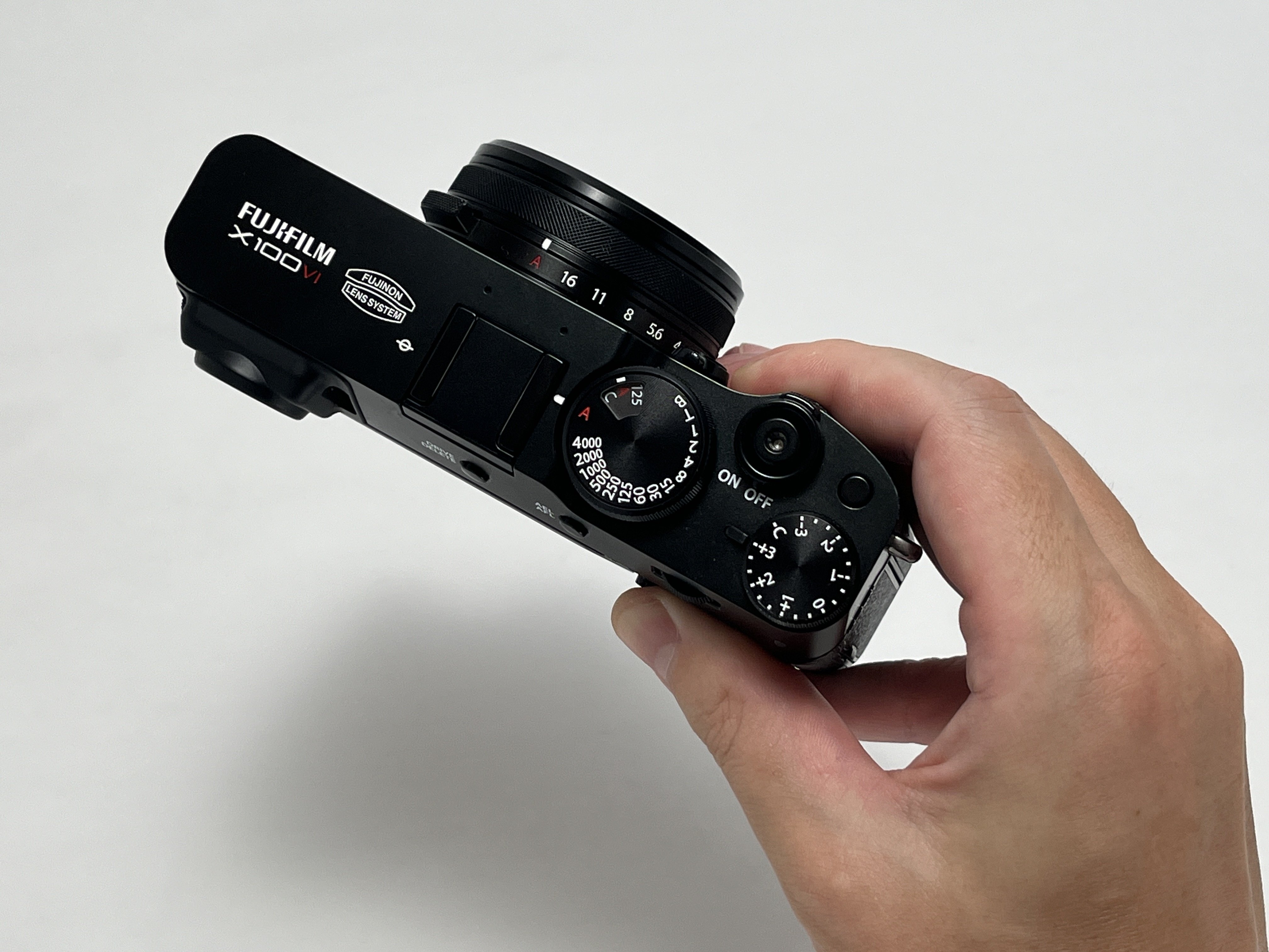 FUJIFILM X100VIにサムレストを付けてみた話｜KuroBox