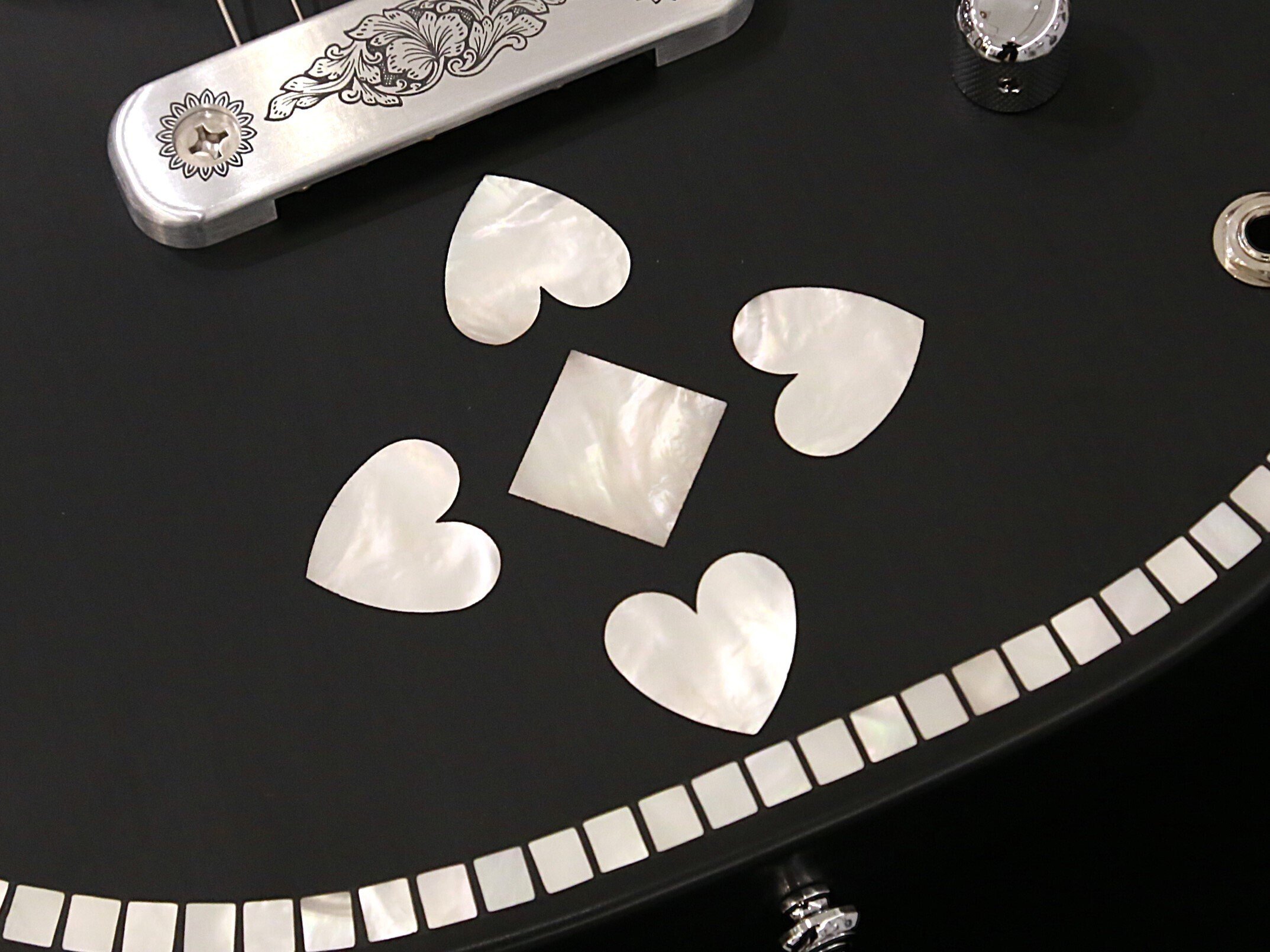 新製品】ゼマイティスのインレイ・フロント「IFG-AC-24 Heart, Black