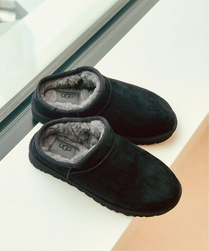 FRAMeWORK(フレームワーク)の「【UGG】 CLASSIC SLIPPER 3