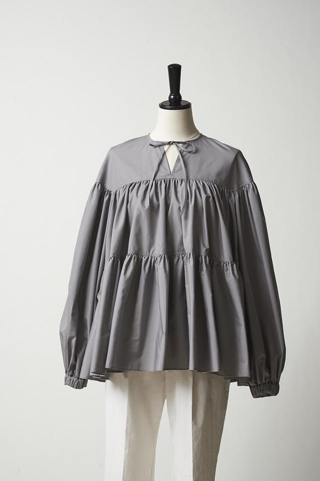 yori(ヨリ)の「ボリュームギャザーブラウス【2021SP】2月上旬入荷