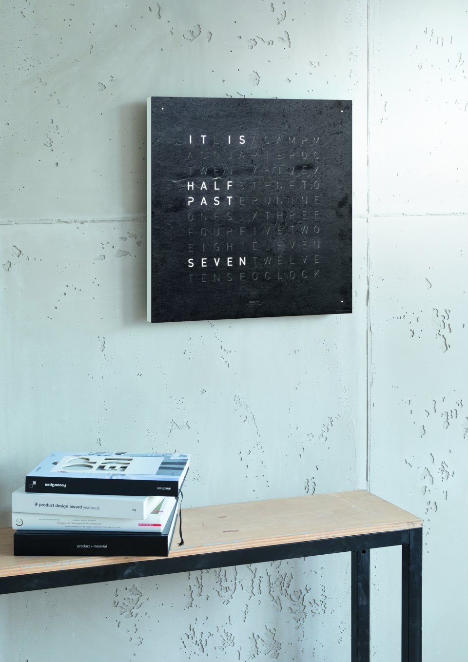 話題のモダンアート・クロック「QLOCKTWO」～銀座 蔦屋書店(限定モデル