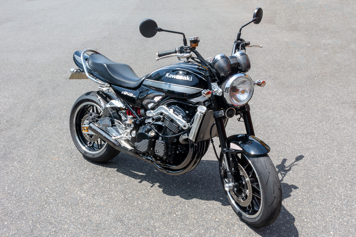 ≪Z900RS専用 ARCHIシート ”グロスブラック”＆”ダイヤモンドステッチ