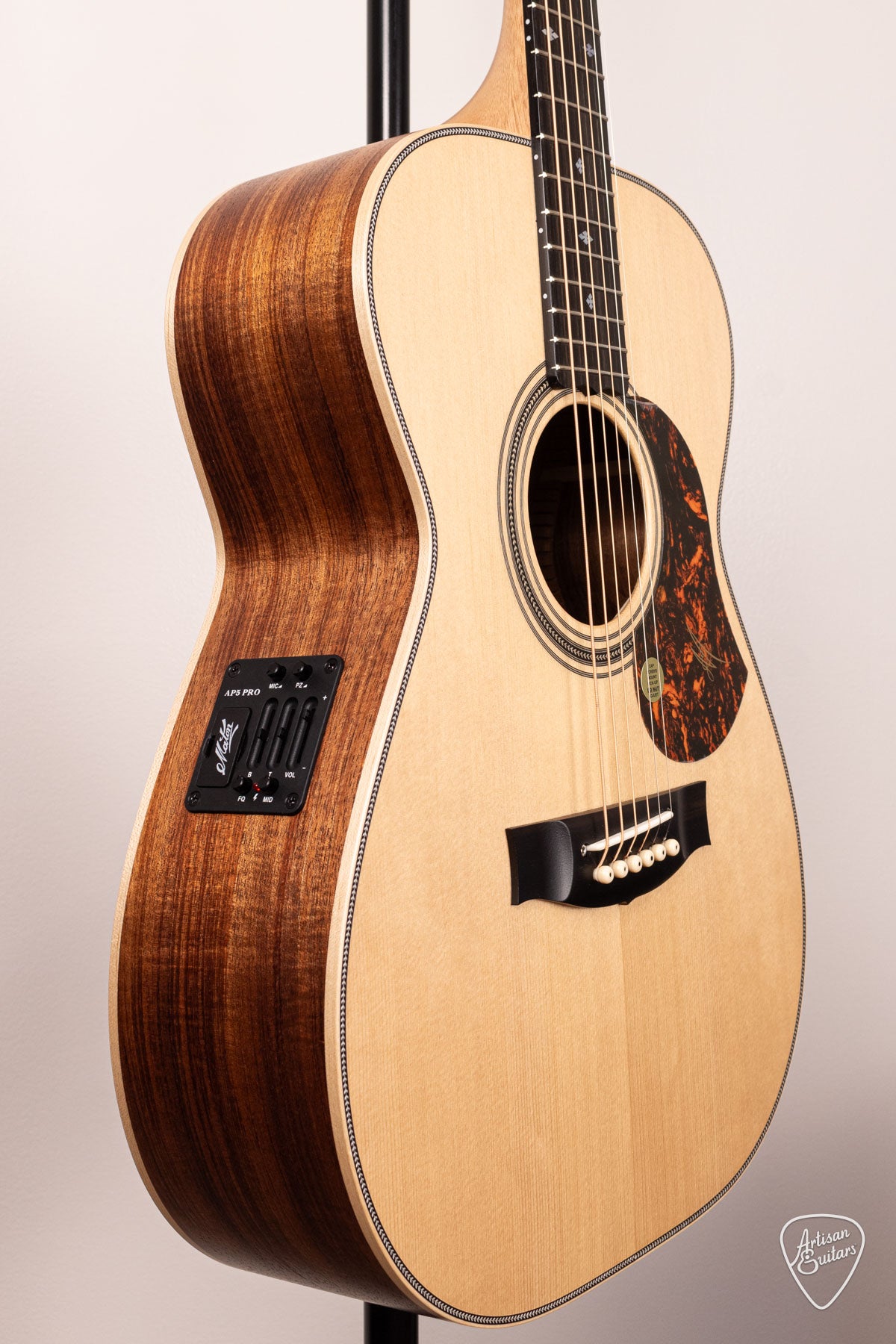 Maton Guitars EBG-808 Artist - 16599 - Artisan Guitars