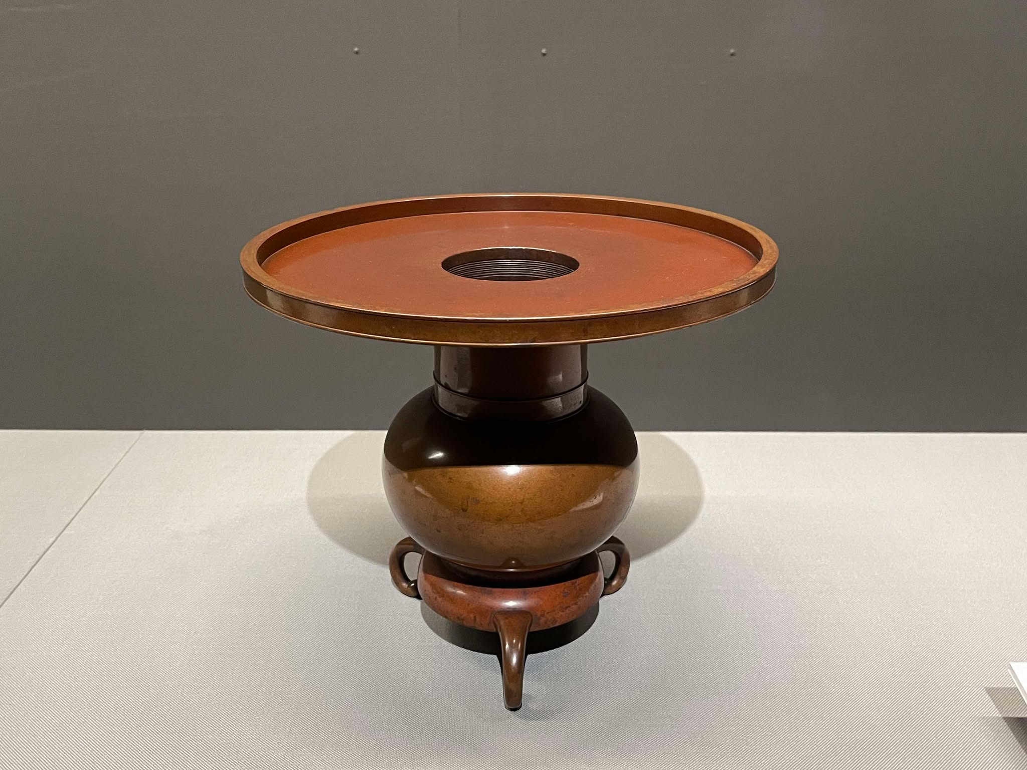 レポート】伝統総合芸術「いけばな」で育まれた花器を見直す 「花器の