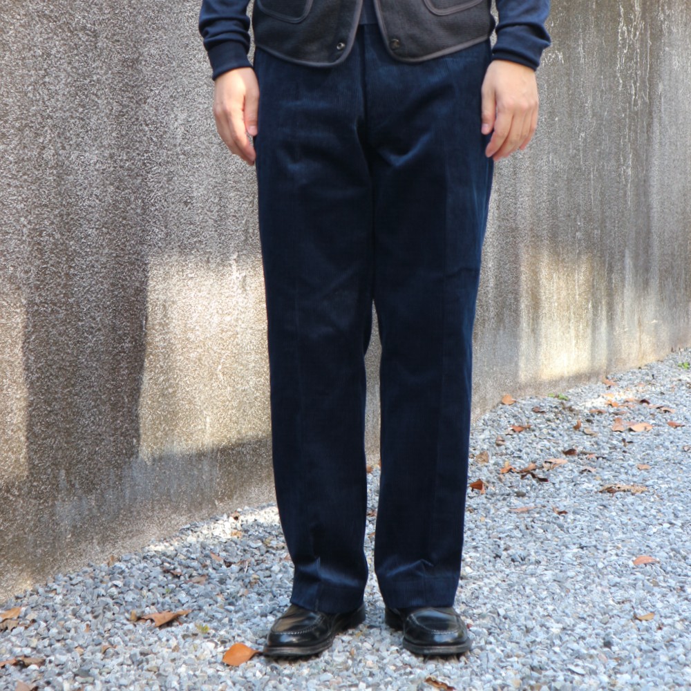 上品な艶感とインパクトのある太畝が魅力のYankshire 1963 TROUSERS