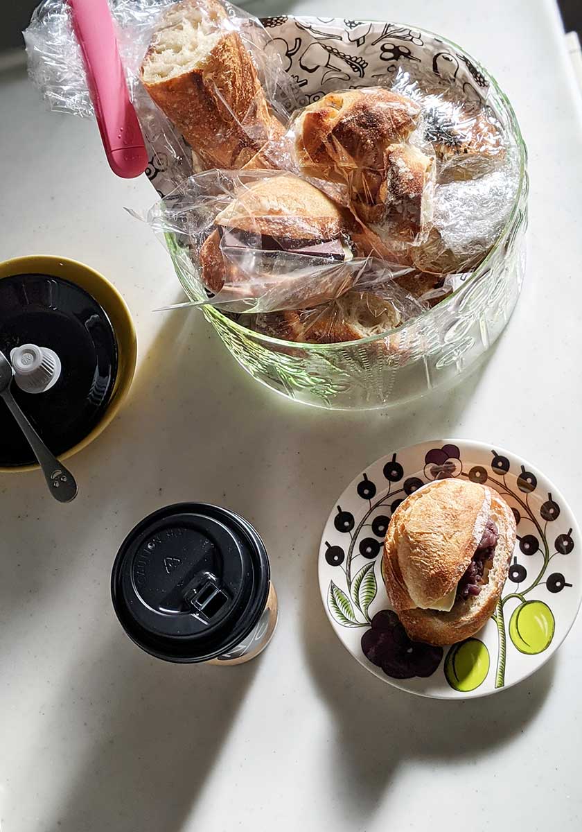 ケーキドームにもなるお洒落なガラス製フルーツボウル【イッタラ