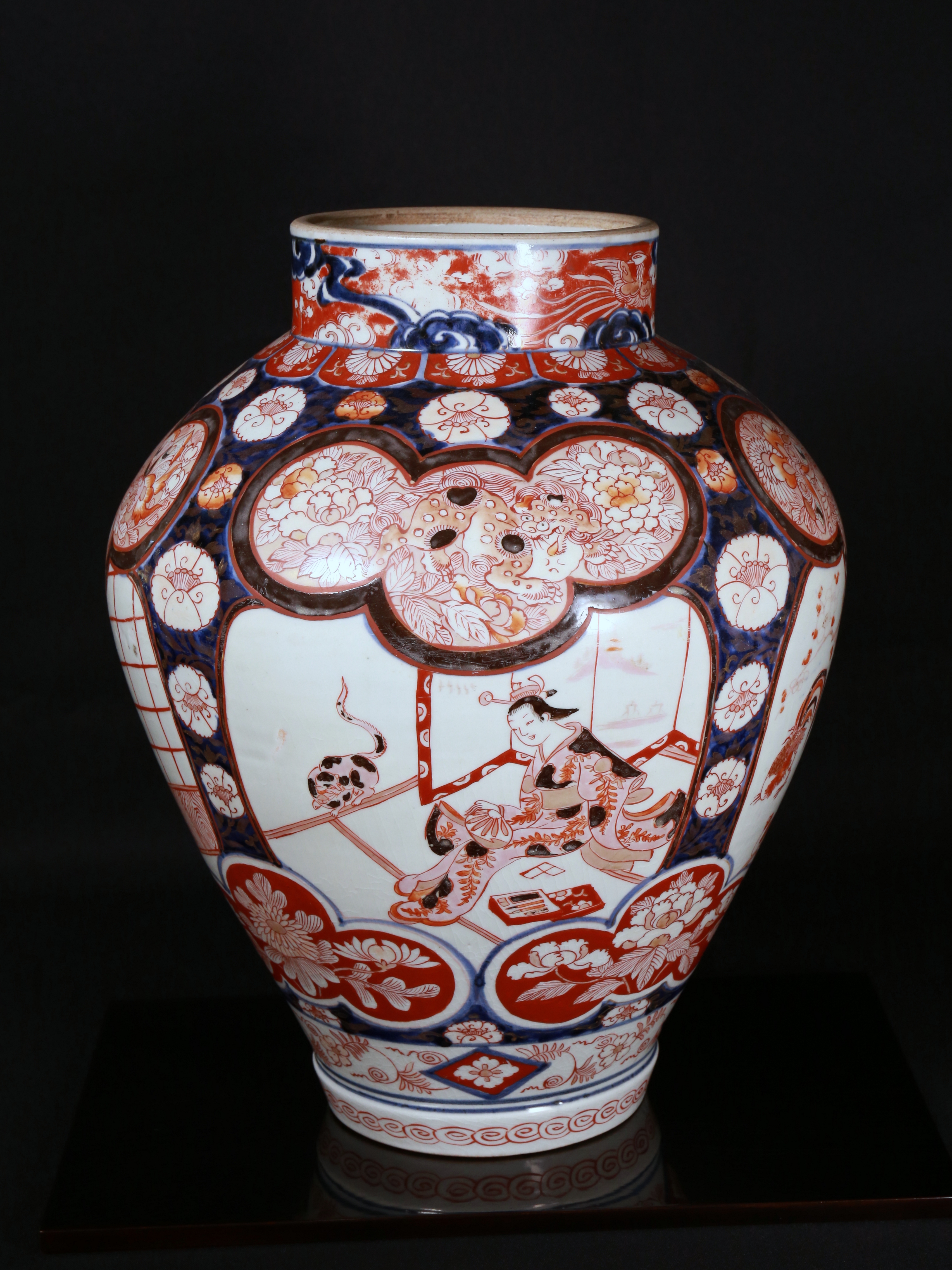 古伊万里 染錦美人図の壺 – あたか美術 ATAKA Art Gallery