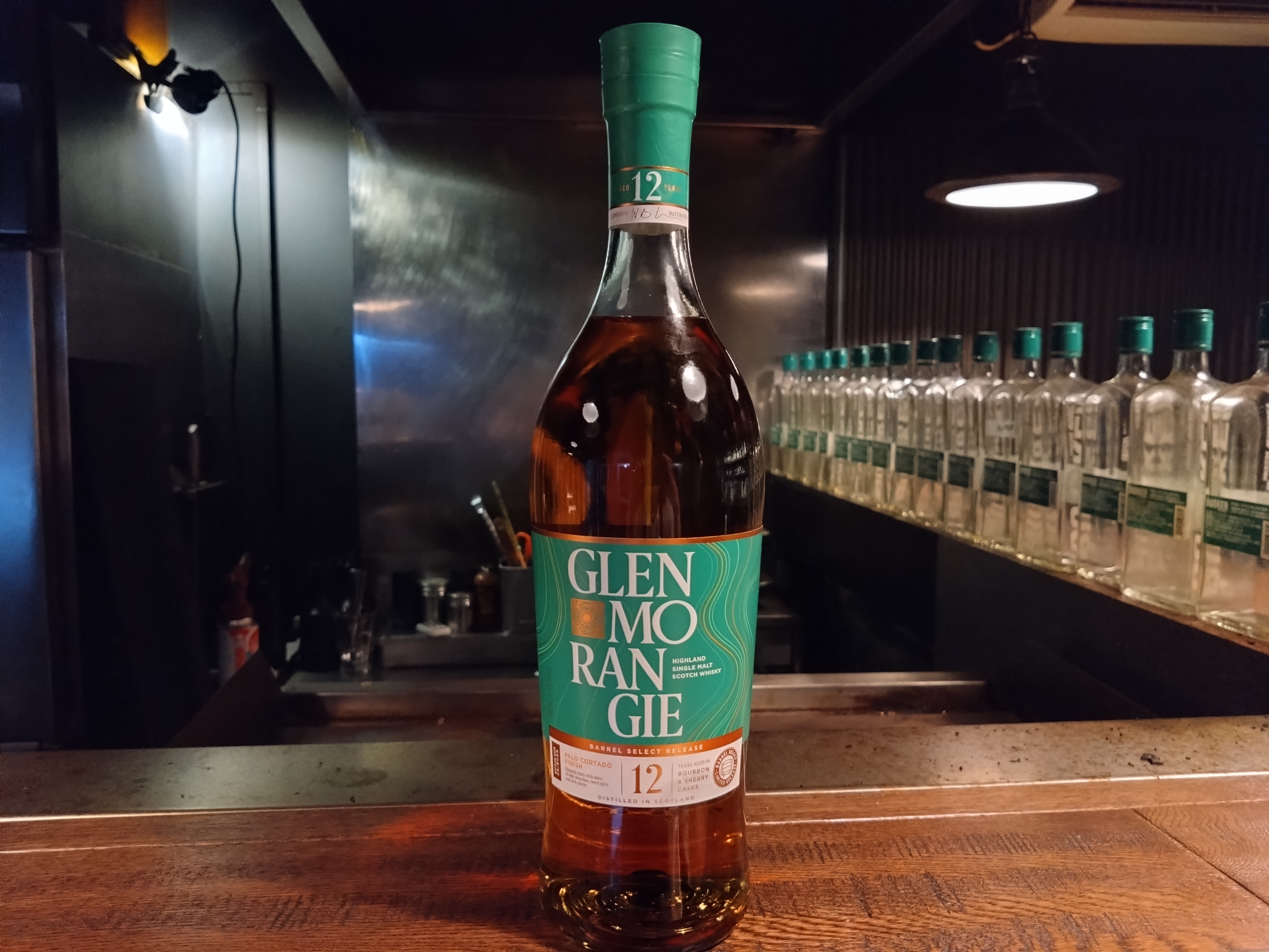 グレンモーレンジィ蒸溜所 12年 パロ コルタド 希少なシェリー樽を使用