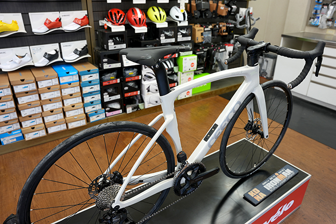 CEEPO MAMBA-R 105 Di2 White | トライアスロンのことならアスリート