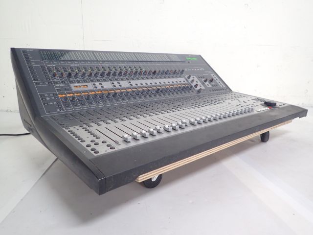 高額買取実施中!!】Digidesign CONTROL24 Focusrite MC124 業務用