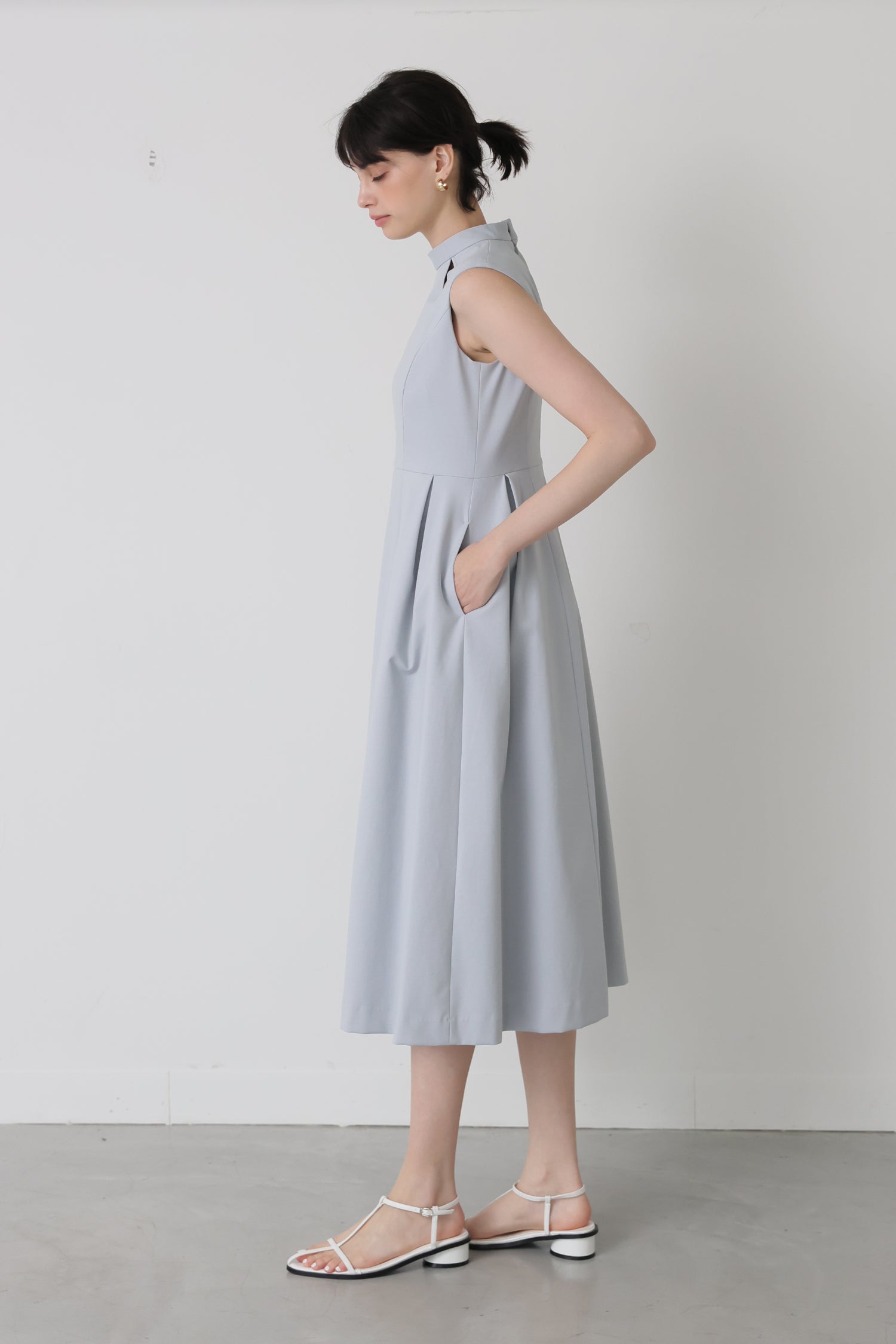 Tears cut-work dress (Blue gray) – Audire
