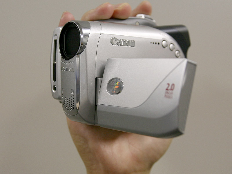 キヤノン、片面2層8cm DVD-Rに対応したDVDカメラ