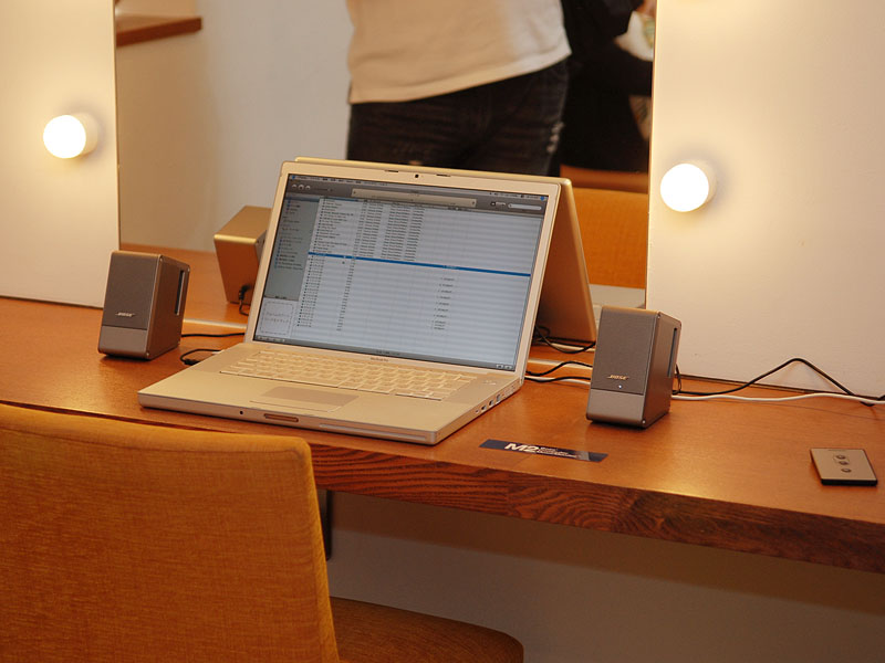 ボーズ、小型スピーカー「M3」の低価格モデル「M2」