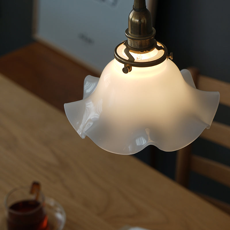 ミルクグラス シェード ウェーブM | AXCIS ONLINE