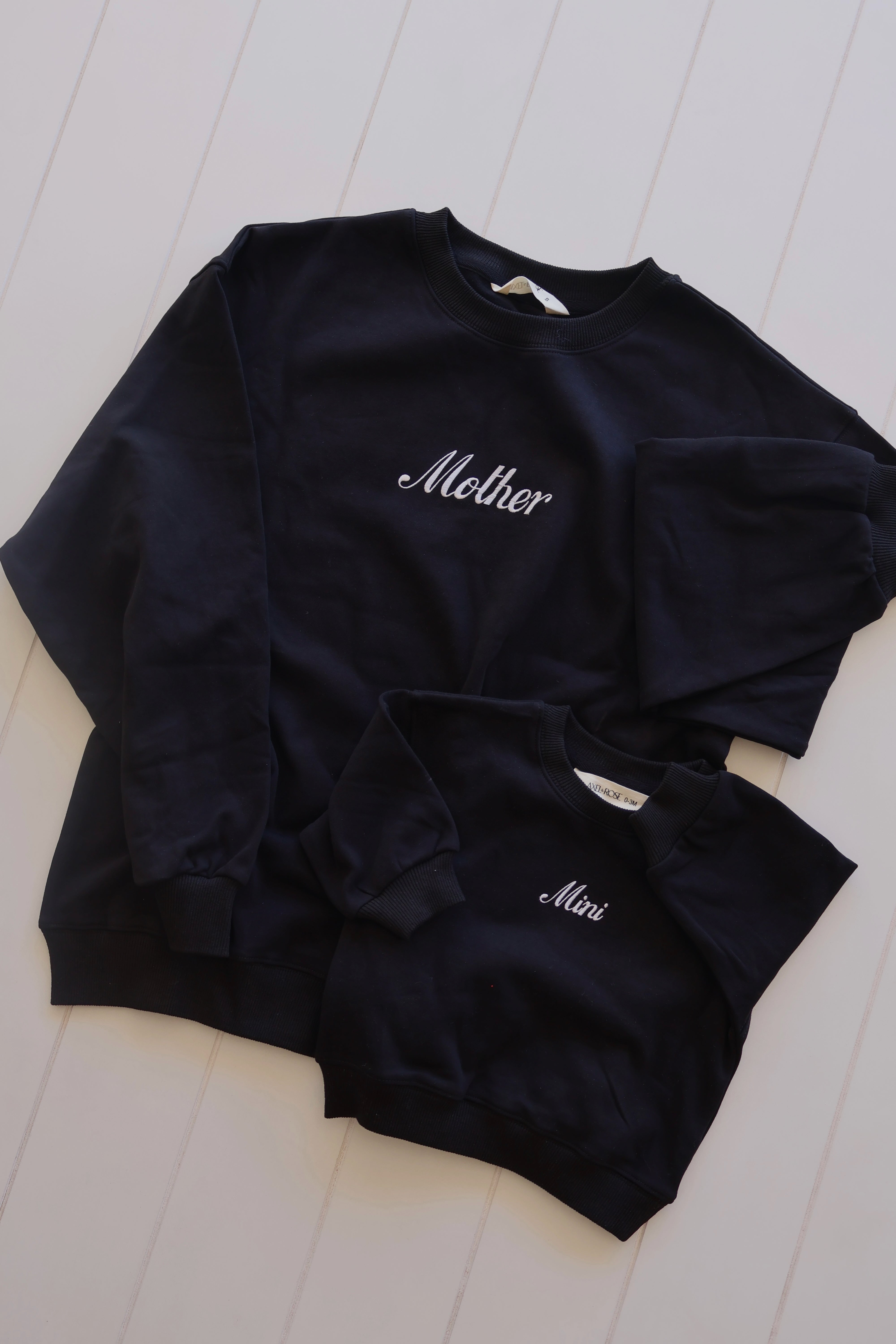Mother Crew Neck – Axel and Rose