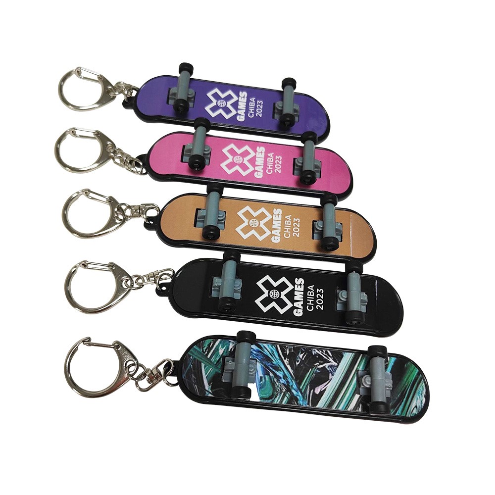 X GAMES 2023 スケートデッキ キーホルダー（ランダム） | X Games