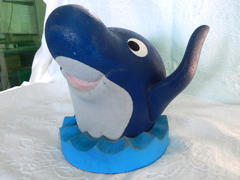神戸市立須磨海浜水族園 遊具 メリーゴーランド屋根上飾り「イルカ