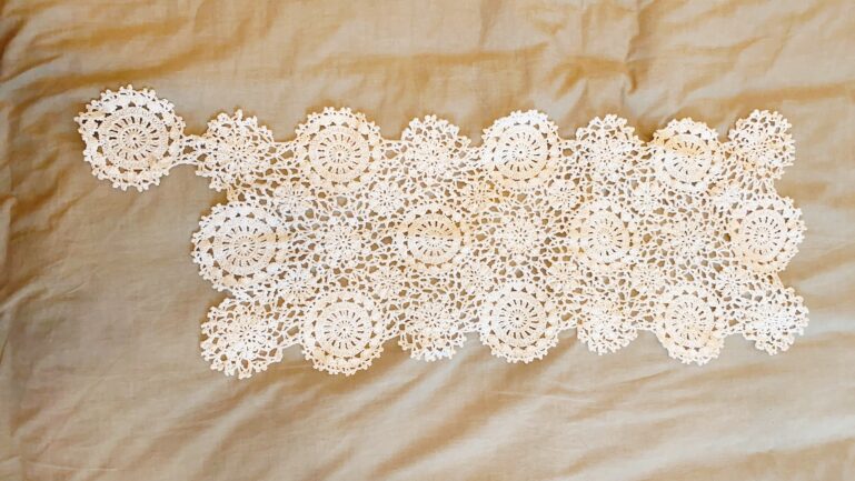 モチーフ編みのベッドスプレッドを作っています | AYA Lace