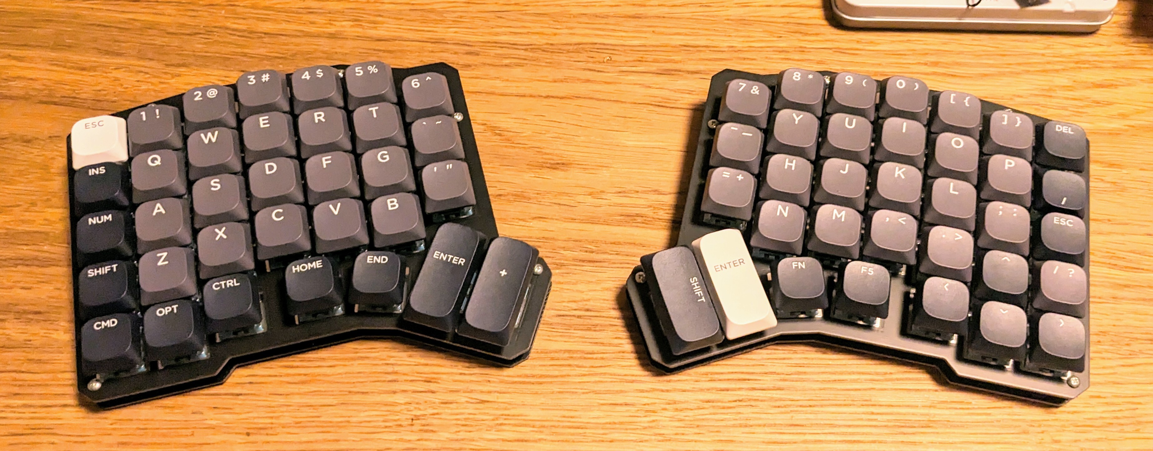 自作キーボードの世界 | 株式会社Az One採用サイト