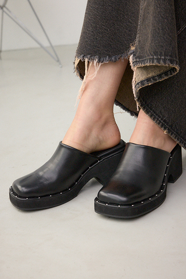 スタッズデザインミュール｜WOMEN｜250IAC55-100K｜AZUL BY MOUSSY