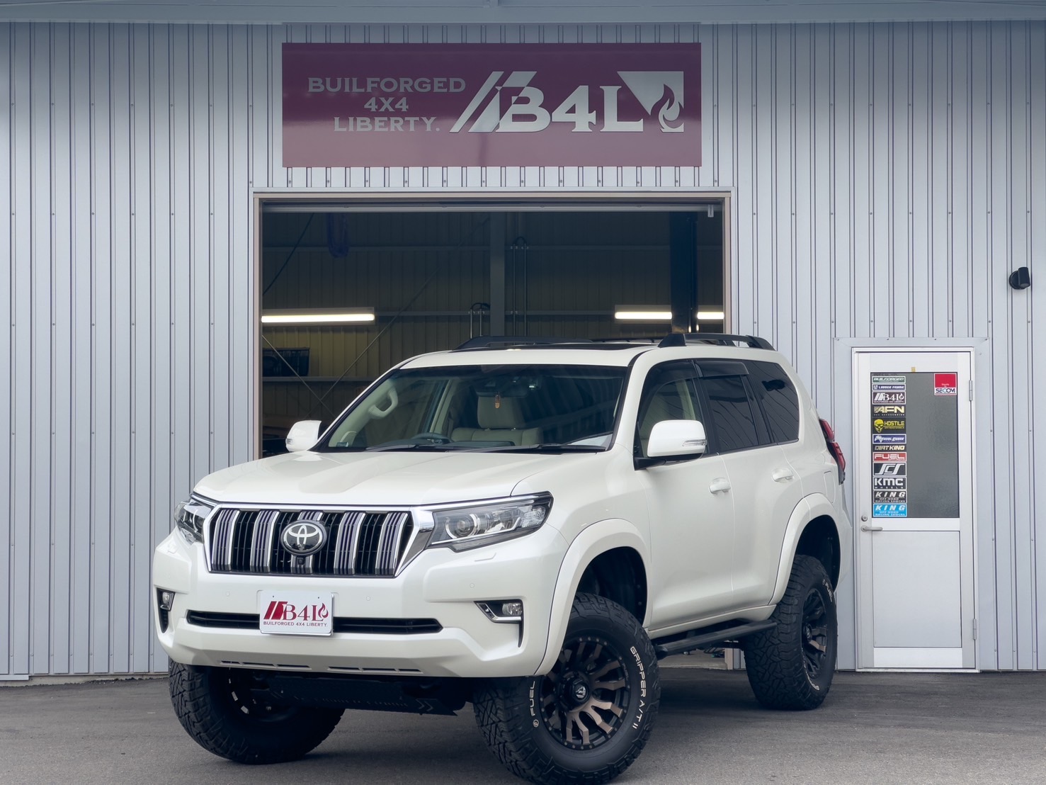 LC PRADO｜カスタム事例｜B4L | 群馬の四駆カスタムショップ