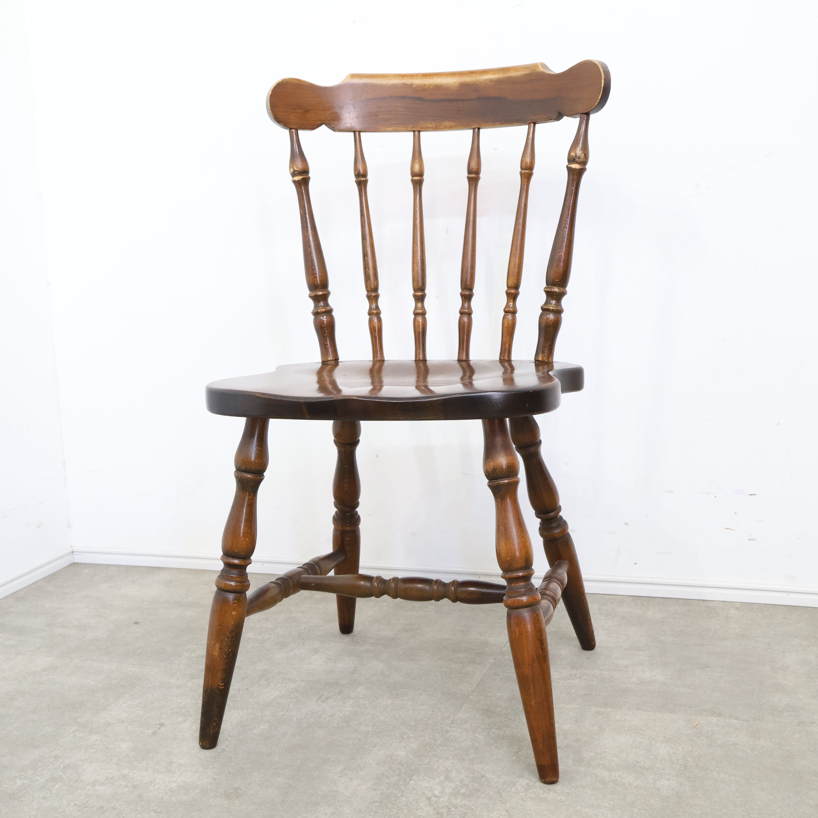 飛騨産業 キツツキマークのダイニングチェア No.3 – バナルオンライン