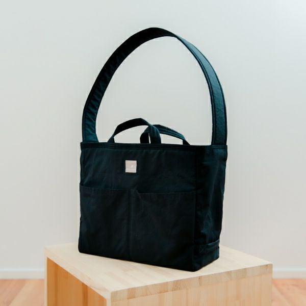 とっても軽くて大容量！肩掛けトート型のマザーズバッグ|【ファミリー