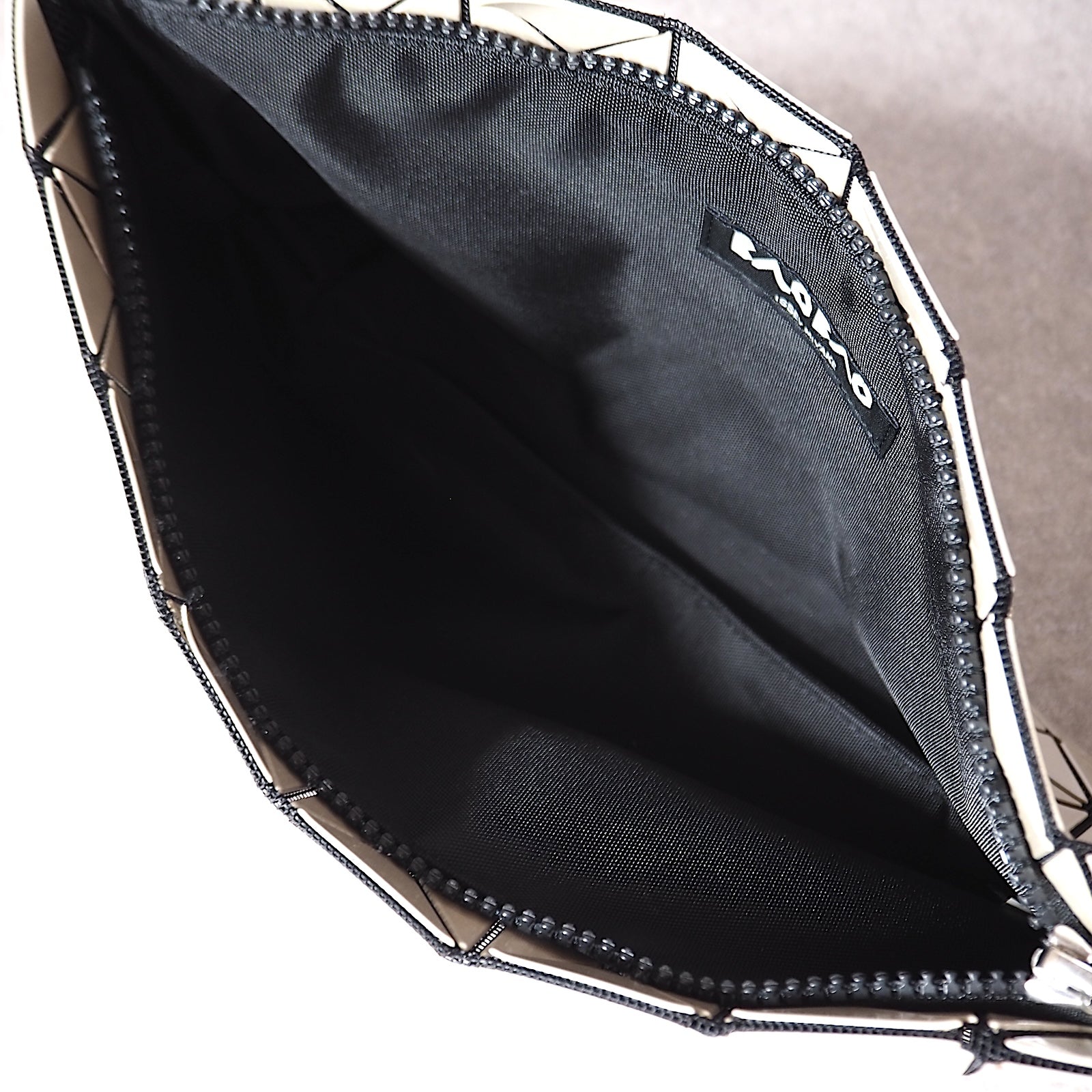 バオバオ BAO BAO ISSEY MIYAKE クラッチバッグ ベージュ レディース 4