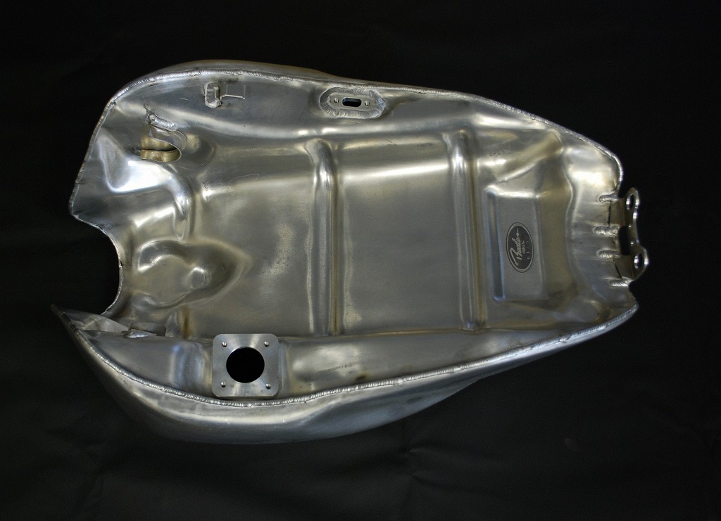 Kawasaki ZRX1100/1200 Aluminum fuel tank | BEATER-JAPAN - Aluminum