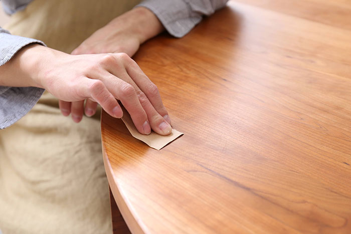 オイル仕上げの無垢材ダイニングテーブル | ボー・デコールの天然素材