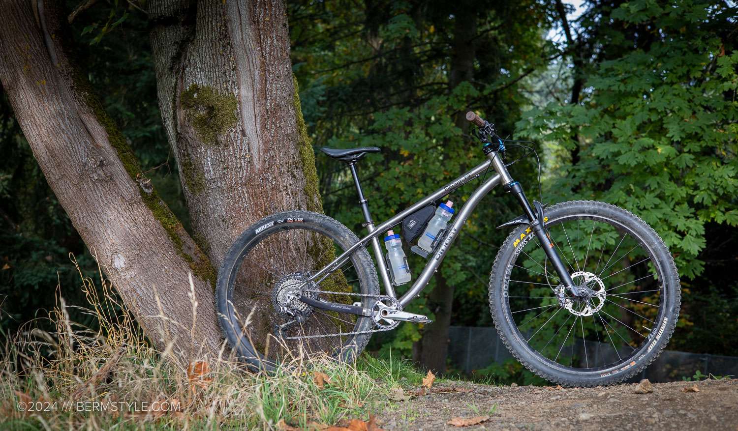 Assembling a Titanium MTB dream machine: Binary Bicycles Maniak HP