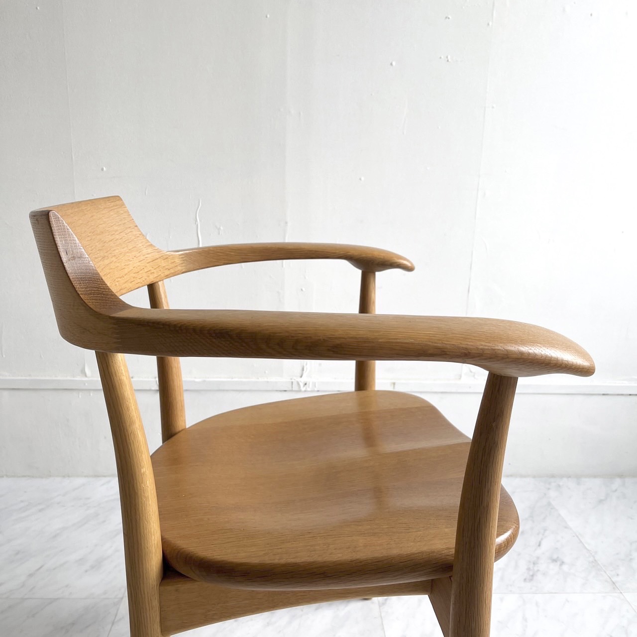 10年保証付】HIDA 飛騨産業 CRESCENT アームチェア 板座 ホワイト