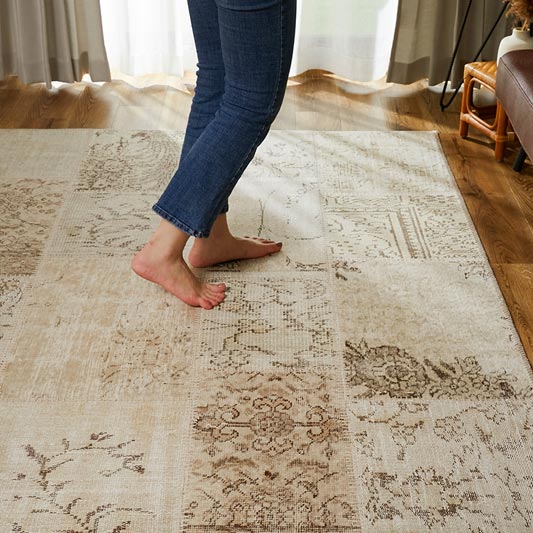 世界にたった1つ。斬新でモダンな『ビンテージパッチワークラグ #10