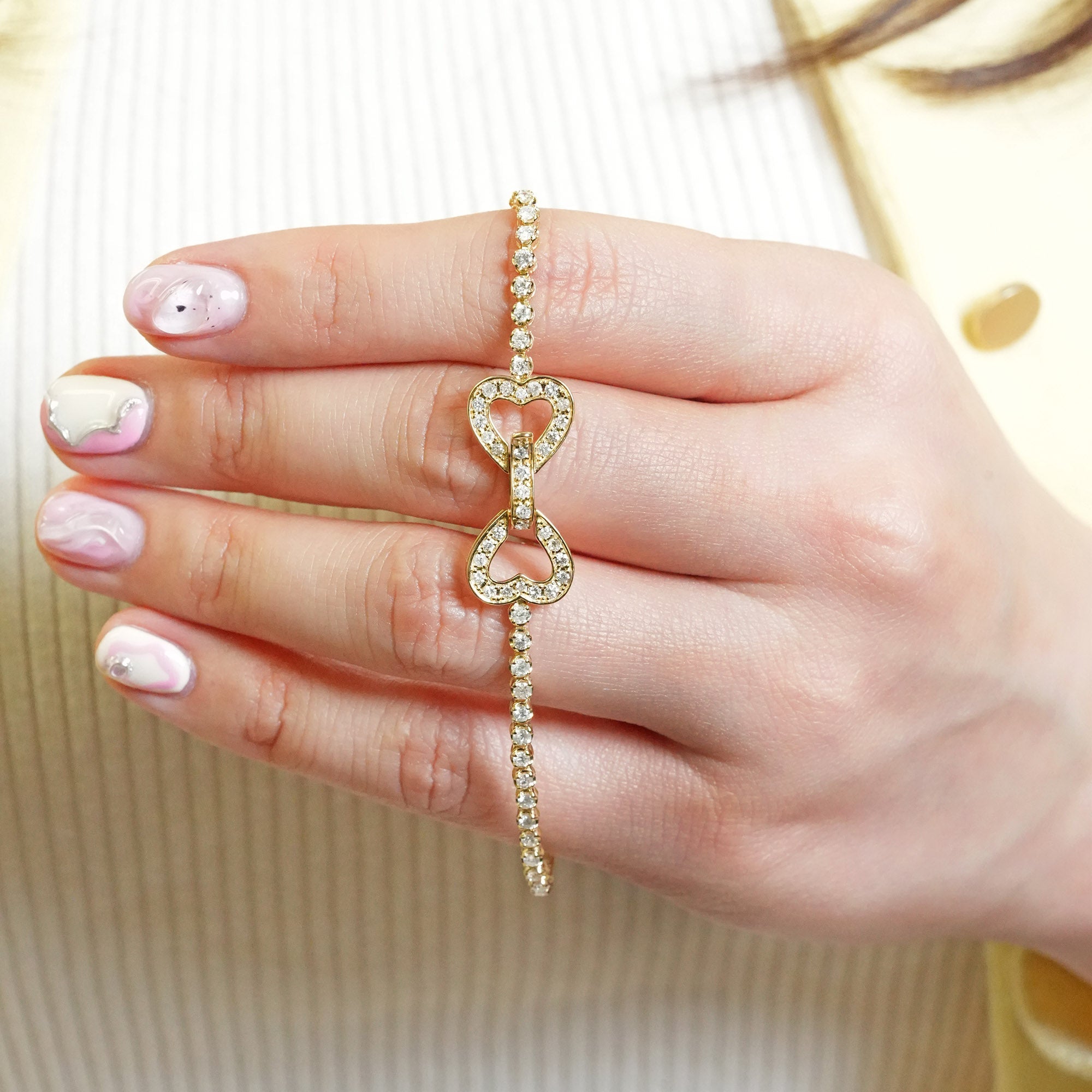 ダブルハートモチーフ ダイヤモンドブレスレット – K18YG、2.0カラット