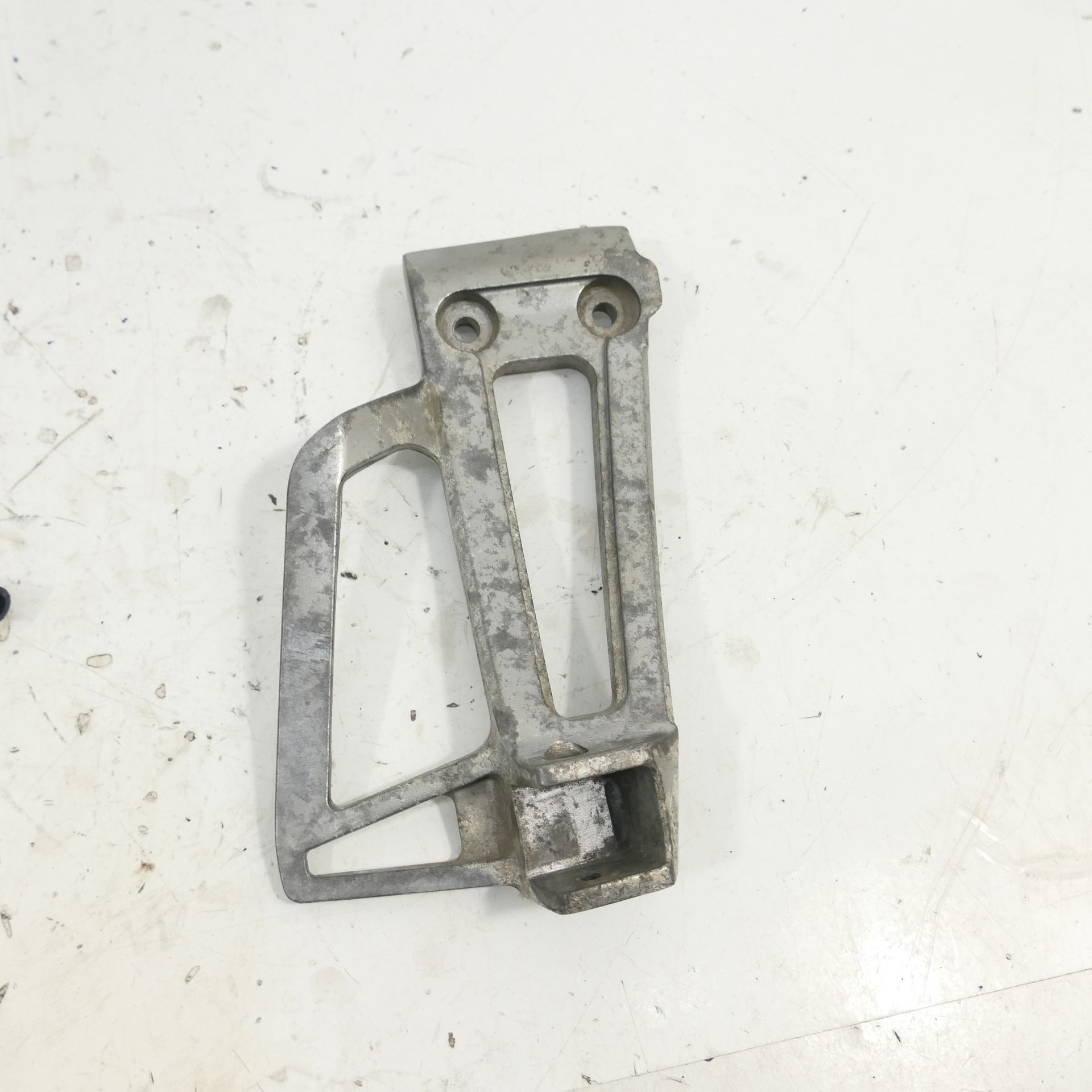 Yamaha XT 600 2NF Fußrastenhalter hinten rechts