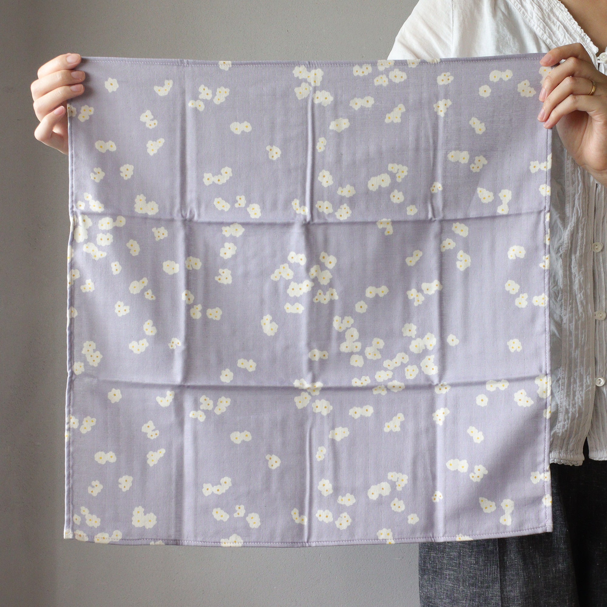 MUDDY WORKS by トモタケ] ダブルガーゼハンカチ / petals – BIRDS' WORDS