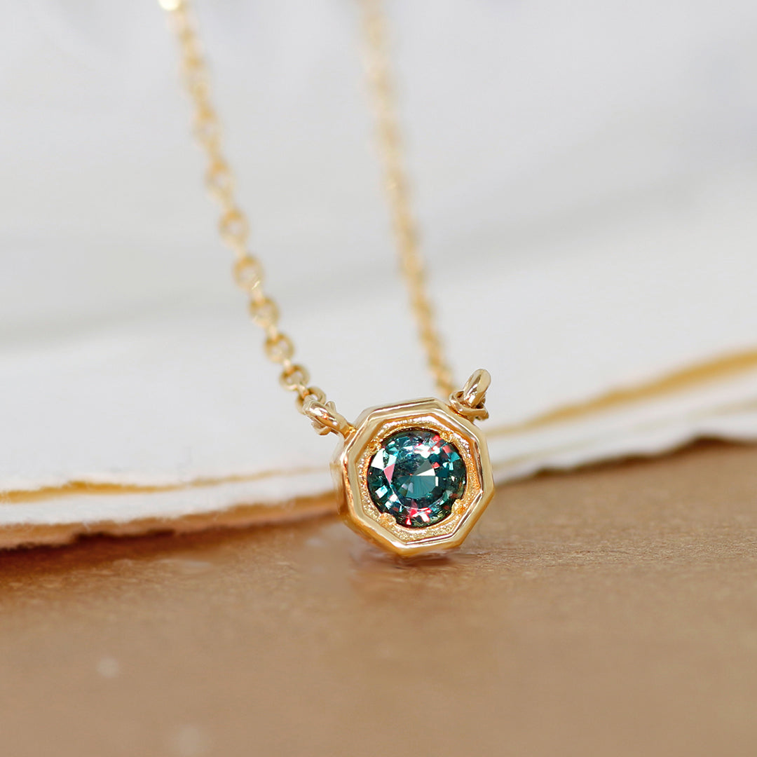 ビズー公式】アレキサンドライト K18(18金) ネックレス アン | 希少石