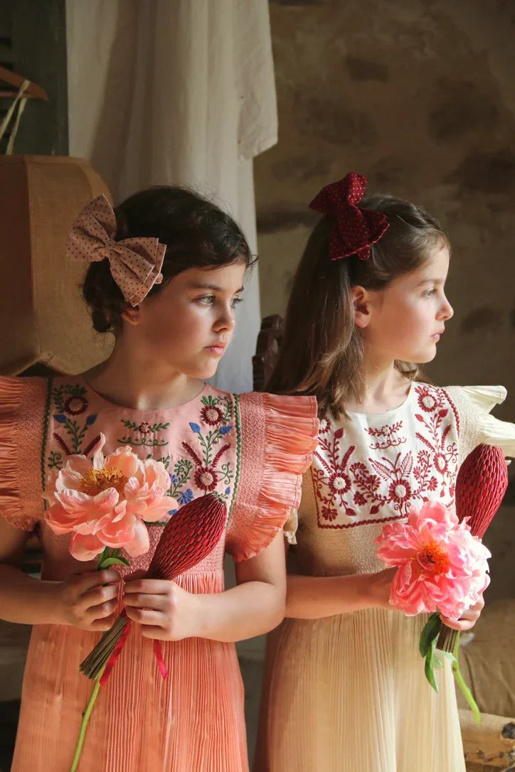 Clothing for children with a vintage spirit but with a modern