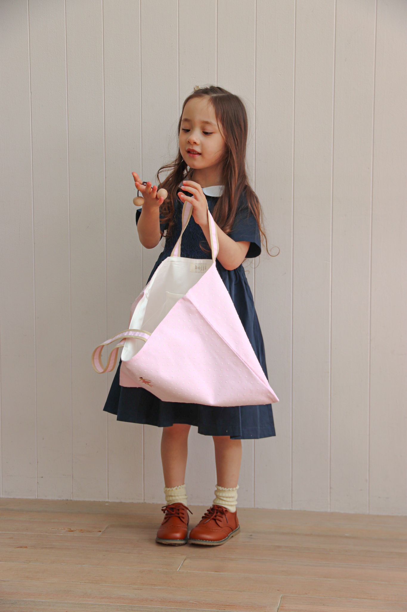 バレリーナ刺繍のレッスンバッグ/ミルキーピンク – bojji 公式