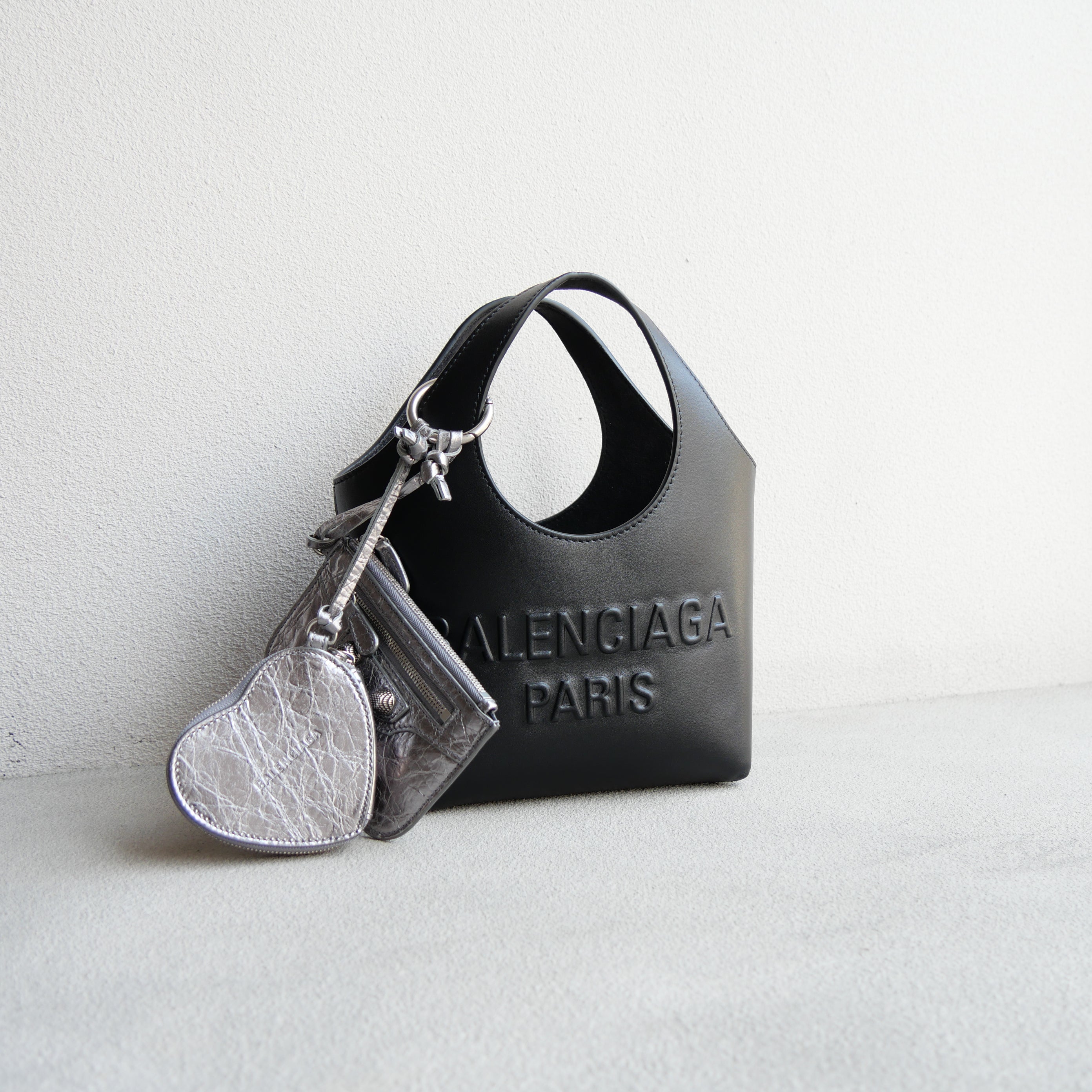 正規品・送料無料】BALENCIAGA / LE CAGOLE Clip on card & Mirror