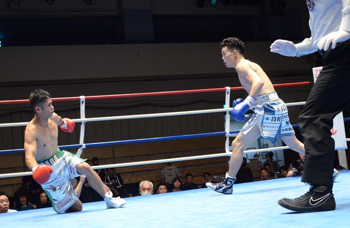 吉田京太郎がS・フライ級挑戦権獲得 比連崎爽晏楽に2回TKO勝ち