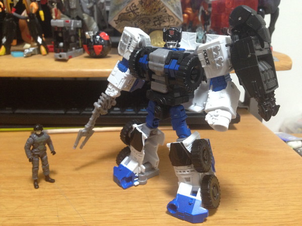 鋼のボディーは救助のために『ルーク（コンバイナーウォーズ