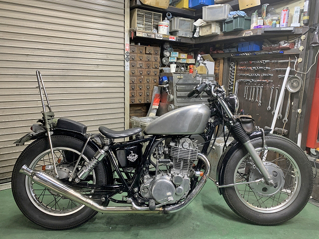 SR400日帰りカスタムガソリンタンク製作 大阪 2%er チョッパー ボバー