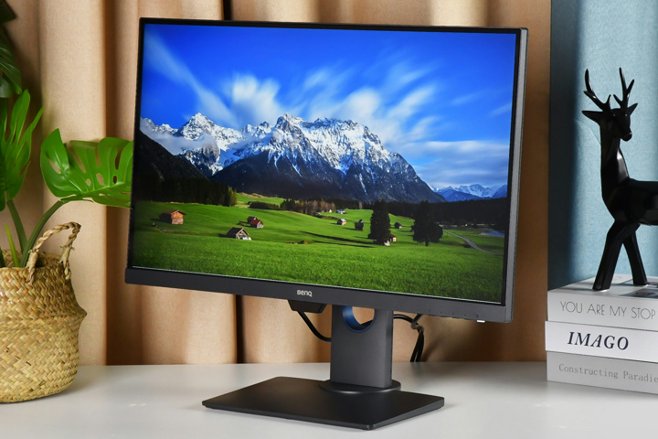 BenQ 『PD2705Q』 画像など ～デザイナー向けにより最適化された27