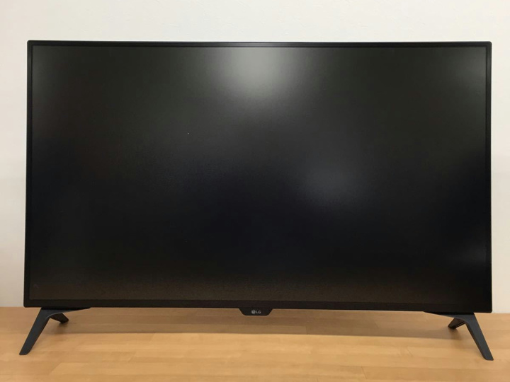 LG 『43UN700T-B』 レビューチェック ～スタンド違いで若干安い42.5