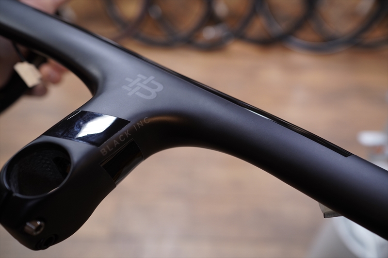 BLACK INC ステム一体型ハンドルが美しい - Cycle Life