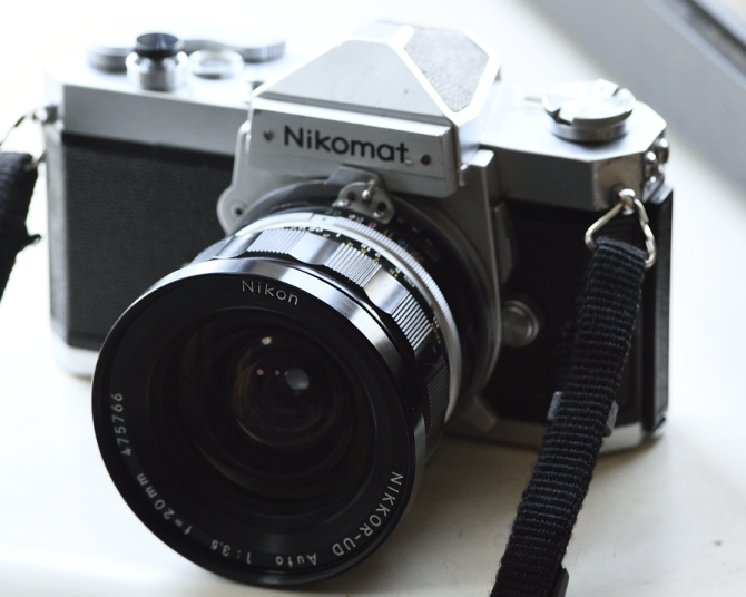 レンズの話題 45本目 【NIKKOR UD Auto 20mm F3.5】 - コバルトブルー