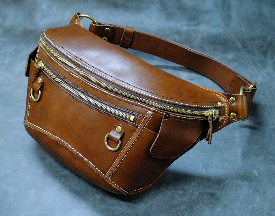 ボディバッグ オイルレザー - レザーバッグ・ヒップバッグ GAHO:我歩