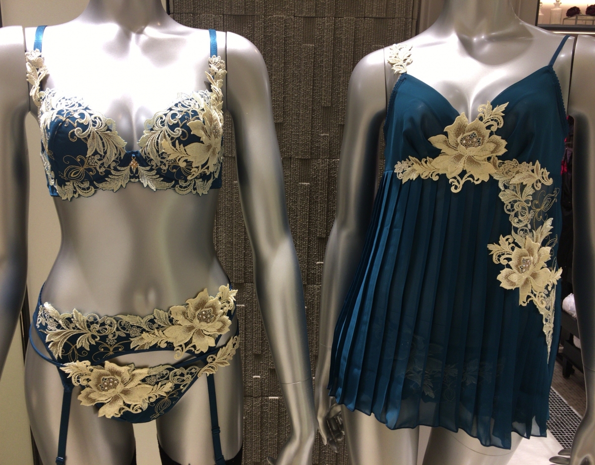 サルート店舗限定☆78グループついに登場！ | Salute by WACOAL/AMPHI