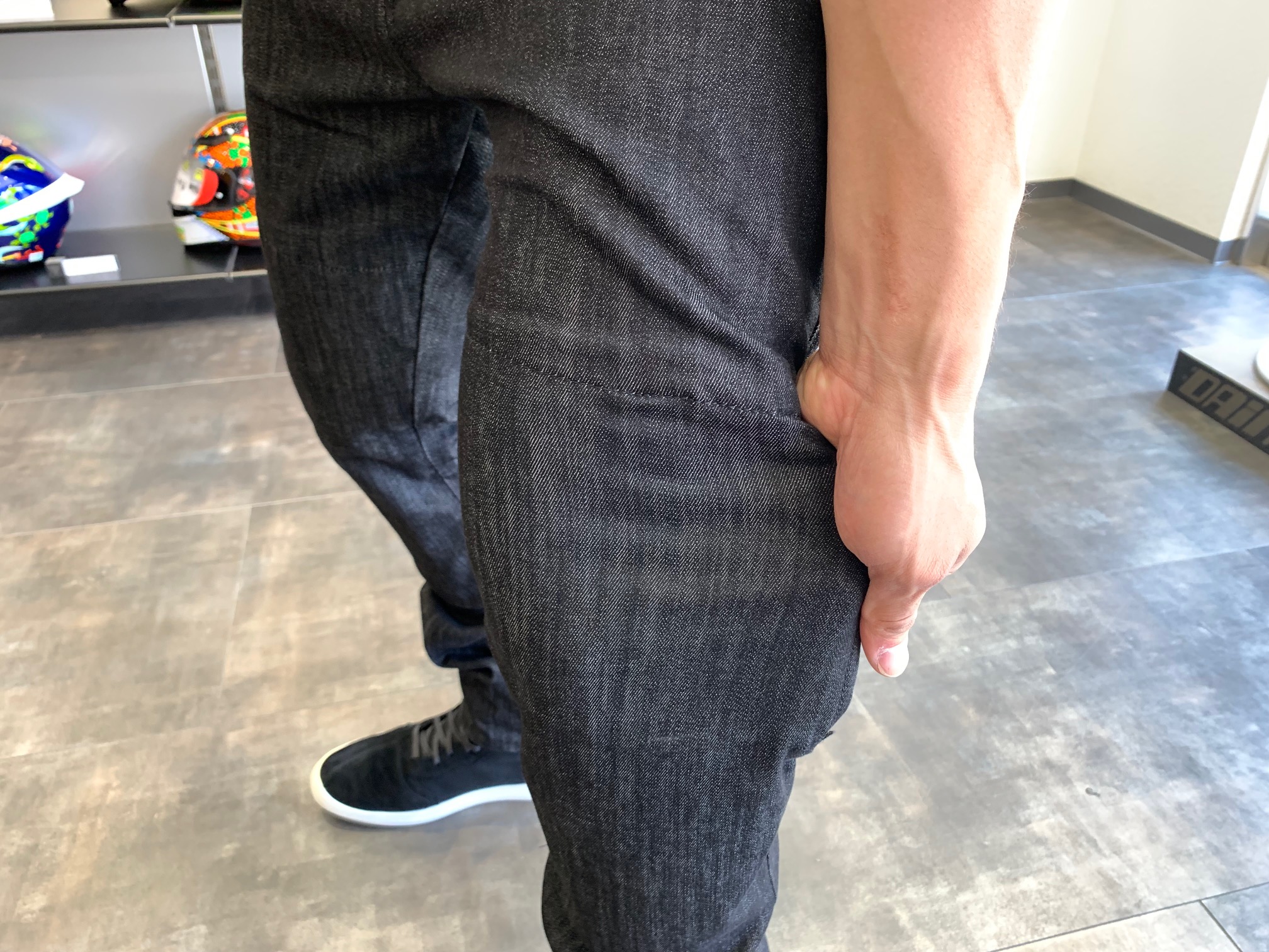 安全性と快適性を提供するプロテクションジーンズ【DENIM】